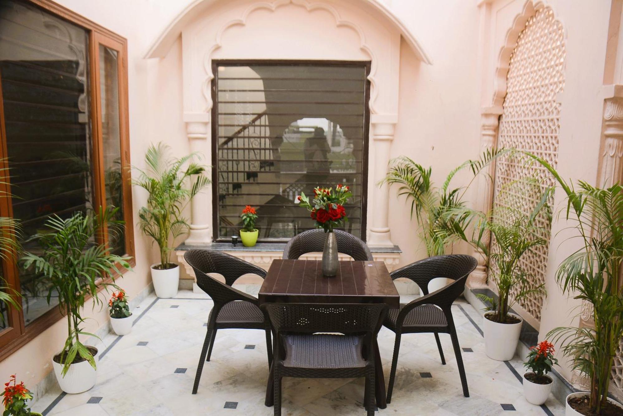 Gupta Vilas - A Boutique Homestay Агра Экстерьер фото