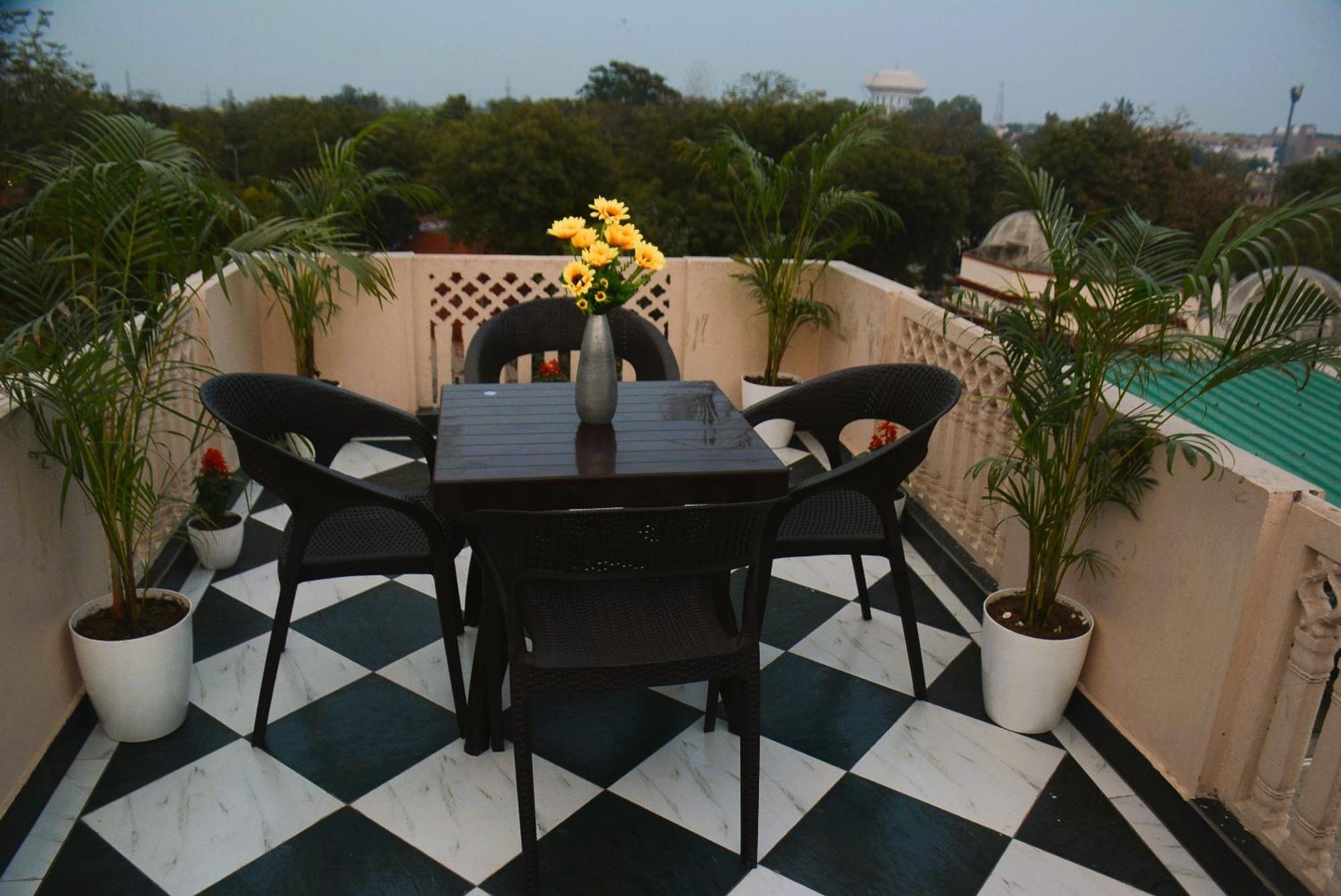 Gupta Vilas - A Boutique Homestay Агра Экстерьер фото