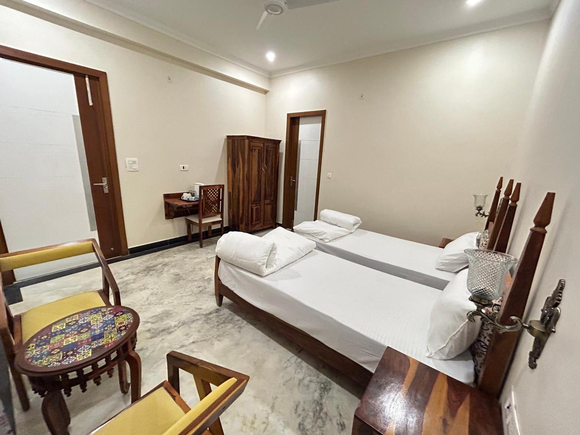 Gupta Vilas - A Boutique Homestay Агра Экстерьер фото